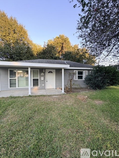 706 Lang St 3 Beds Apartment for Rent