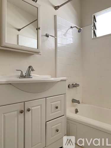 1326 N Flores St 1 Apartment for Rent - Photo gallery 1