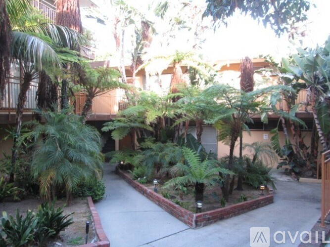 1326 N Flores St 1 Apartment for Rent - Photo gallery 3