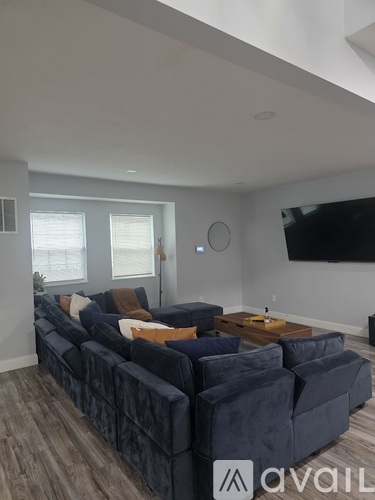 3226 Central Ave 4 Beds Single Family Home for Rent - Photo gallery 4