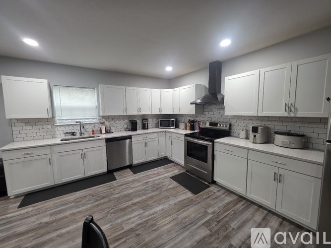 3226 Central Ave 4 Beds Single Family Home for Rent - Photo gallery 5