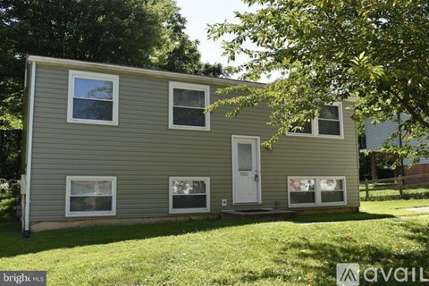 9350 Gentle Folk 3 Beds Apartment for Rent