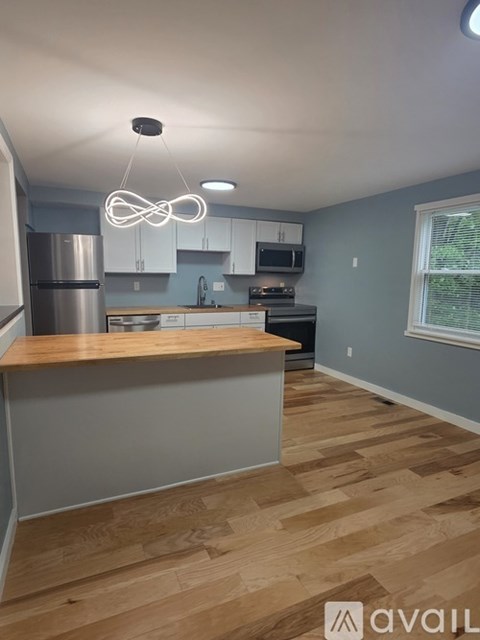 9350 Gentle Folk 3 Beds Apartment for Rent