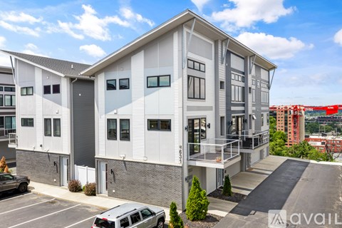 631 Fairview Ave NE 1 Apartment for Rent