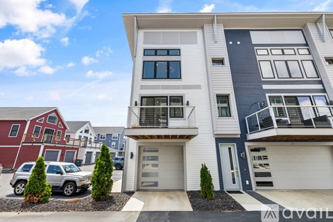 631 Fairview Ave NE 1 Apartment for Rent