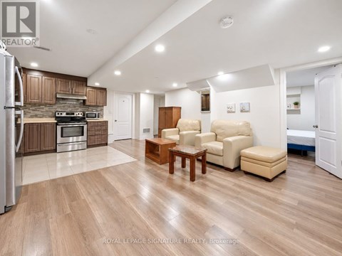 2 - 88 YARDLEY CRESCENT 4 Beds Apartment for Rent