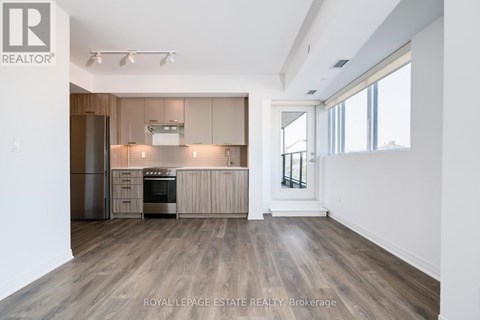 304 - 2301 DANFORTH AVENUE 3 Beds Apartment for Rent