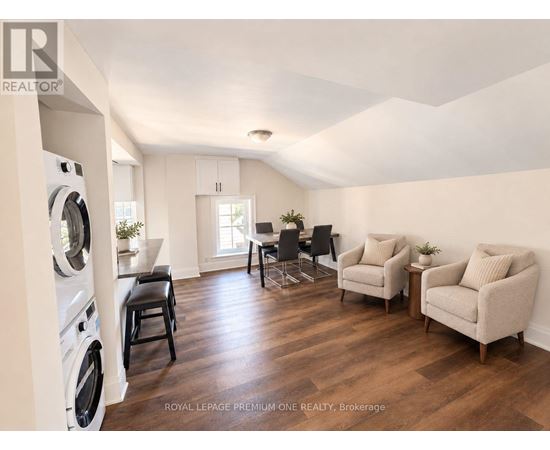 UPPER - 10496 ISLINGTON AVENUE 2 Beds House for Rent - Photo gallery 2