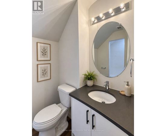 UPPER - 10496 ISLINGTON AVENUE 2 Beds House for Rent - Photo gallery 5