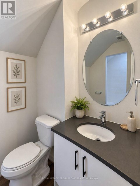 UPPER - 10496 ISLINGTON AVENUE 2 Beds Apartment for Rent