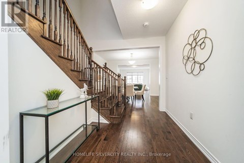 67 TEN PINES ROAD 4 Beds Apartment for Rent
