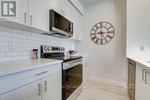 307 - 75 WALNUT STREET 2 Beds Apartment for Rent