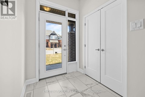 133 ANGELONIA CRESCENT 4 Beds Apartment for Rent