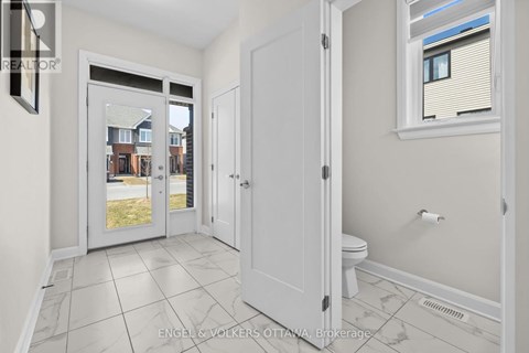 133 ANGELONIA CRESCENT 4 Beds Apartment for Rent