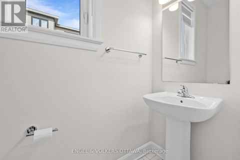 133 ANGELONIA CRESCENT 4 Beds Apartment for Rent