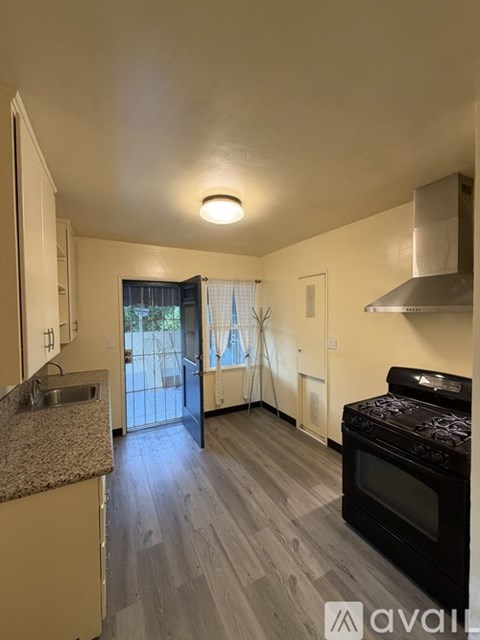 5887 Gardenia Avenue 2 Beds Apartment for Rent