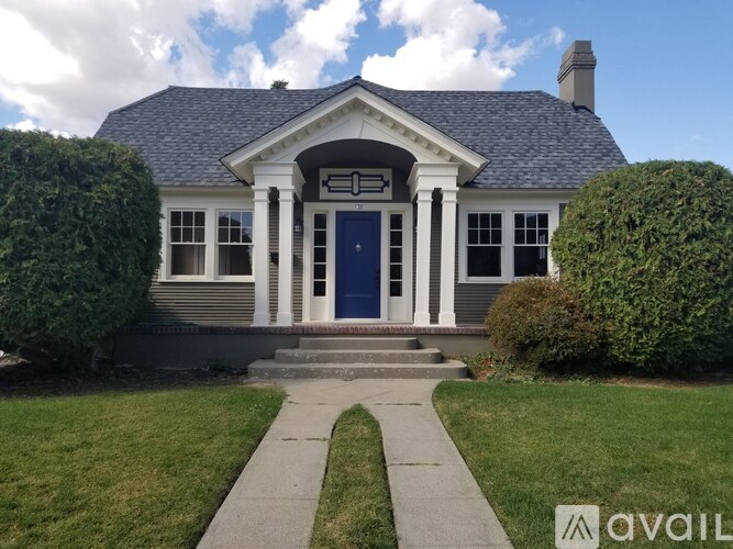 130 South Emerson Avenue 3 Beds Single Family Home for Rent - Photo gallery 1