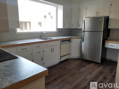 130 South Emerson Avenue 3 Beds Apartment for Rent