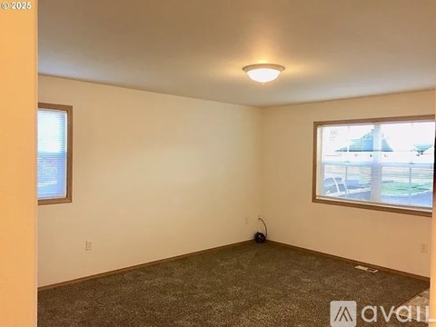 110 Southwest 14Th Street 2 Beds Apartment for Rent