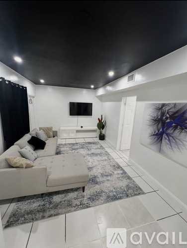 5724 NW 12th Ave 3 Beds Single Family Home for Rent - Photo gallery 2