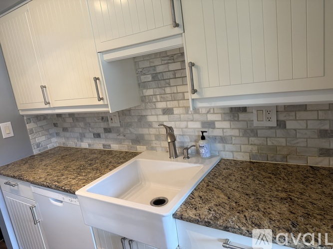334 Riviera Drive 2 Beds Condo for Rent - Photo gallery 1