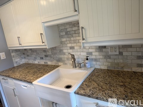 334 Riviera Drive 2 Beds Apartment for Rent