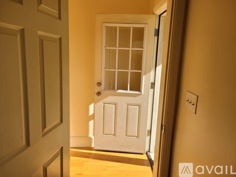 74 Brooks Street 3 Beds Apartment for Rent