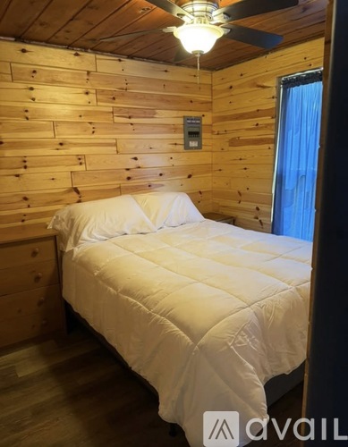 117 Fourth St Cabin 8 2 Beds Single Family Home for Rent - Photo gallery 4