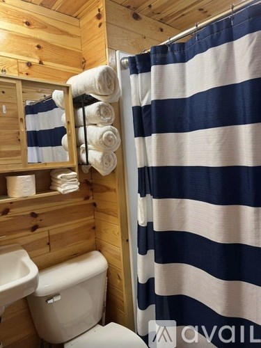 117 Fourth St Cabin 8 2 Beds Apartment for Rent