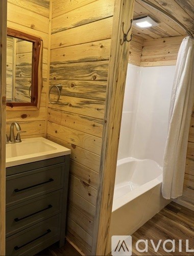 117 Fourth Street Cabin 7 2 Beds Apartment for Rent