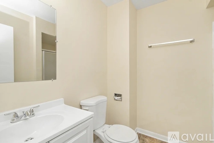22830 Lakeshore Dr 4 Beds Single Family Home for Rent - Photo gallery 4