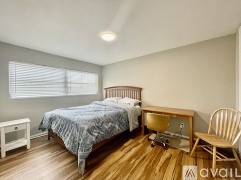 1221 Drew St 2 Beds Apartment for Rent
