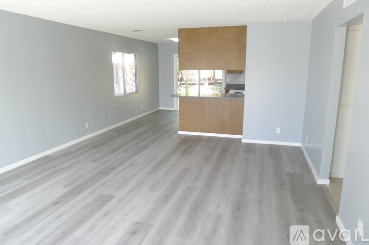 317 E College St 2 Beds Apartment for Rent - Photo gallery 3
