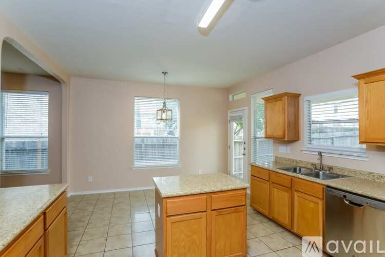 1265 E Del Rio Dr 4 Beds Single Family Home for Rent - Photo gallery 1