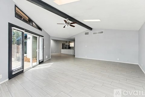 1265 E Del Rio Dr 4 Beds Apartment for Rent