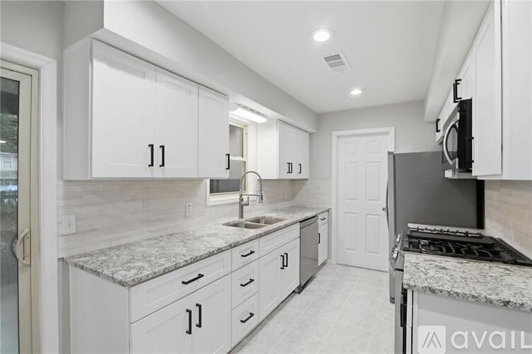 4517 Coopers Creek Circle Southeast 3 Beds Townhouse for Rent - Photo gallery 4