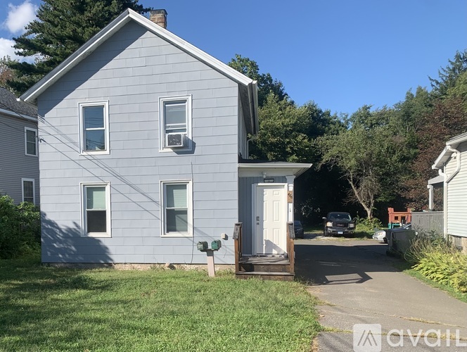 466 Broad Street 2 Beds Apartment for Rent - Photo gallery 1