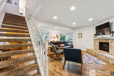 388 Merrimack Dr 4 Beds Apartment for Rent