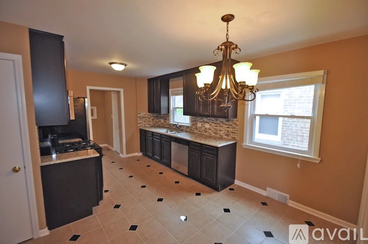 2419 North Gateway Road 3 Beds Single Family Home for Rent - Photo gallery 3