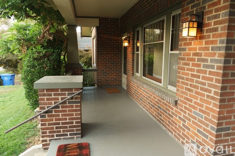 161 Dorchester Avenue 2 Beds Single Family Home for Rent - Photo gallery 3