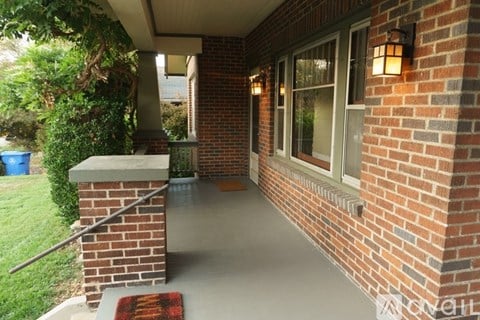 161 Dorchester Avenue 2 Beds Apartment for Rent