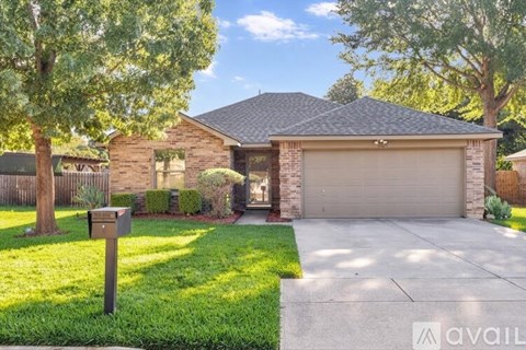 2721 Carten St 3 Beds Apartment for Rent