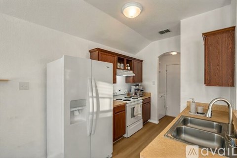 2721 Carten St 3 Beds Apartment for Rent