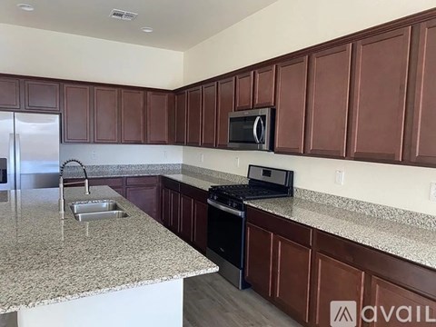 2071 East Wisteria Drive 4 Beds Apartment for Rent