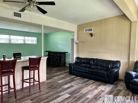 1242 Glynlea Rd 3 Beds Apartment for Rent