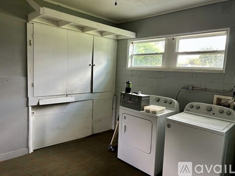 1242 Glynlea Rd 3 Beds Apartment for Rent