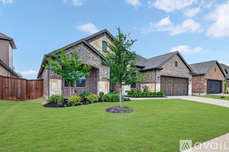 8124 Pecan Oak Lane 4 Beds Single Family Home for Rent - Photo gallery 2