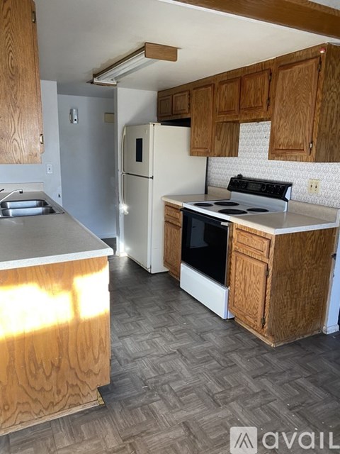 2042 W Hadley St 4 Beds Apartment for Rent