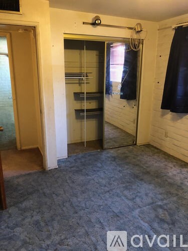 2042 W Hadley St 4 Beds Apartment for Rent