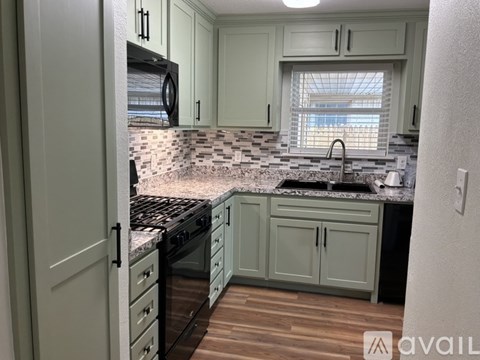 732 Bullock St 3 Beds Apartment for Rent